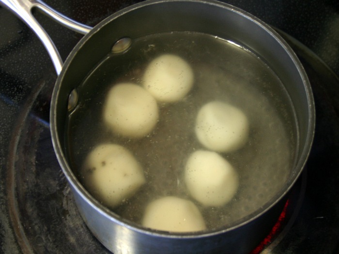 Steamed Sesame Dumplings